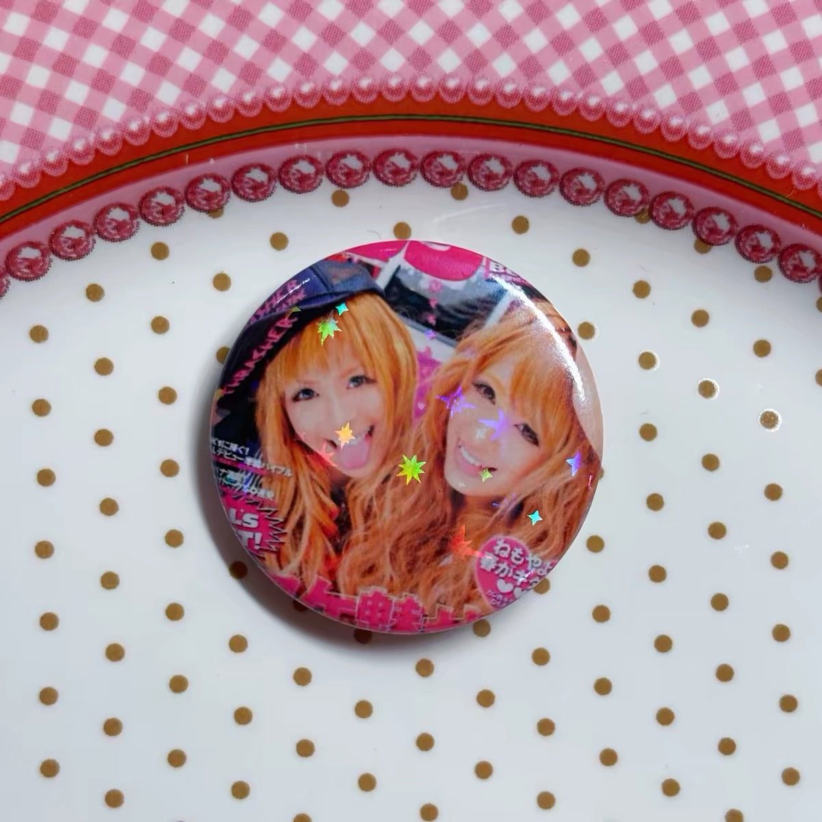 Assorted large and mini gyaru magazine style pins