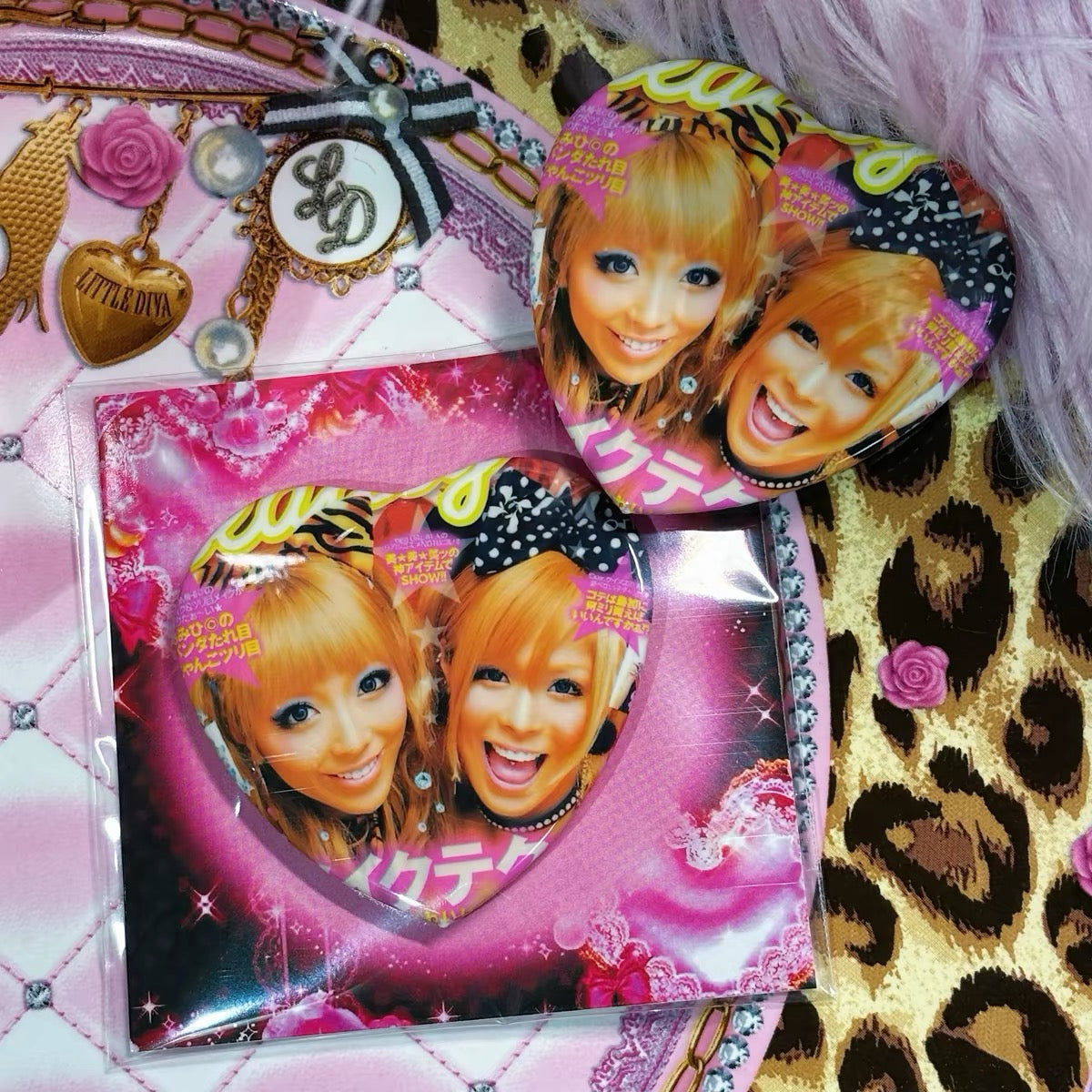 Large heart-shaped gyaru magazine style pin