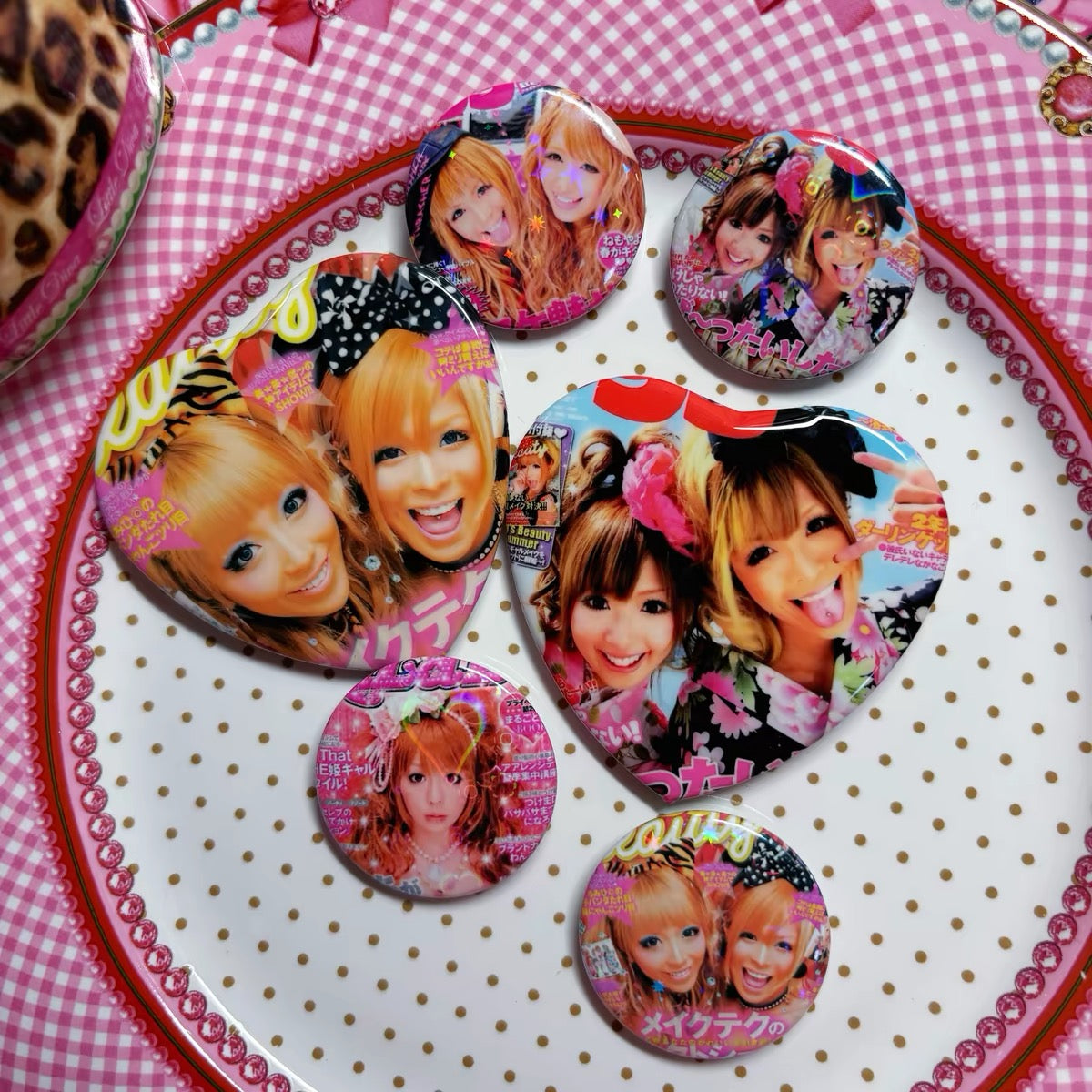 Assorted round and heart gyaru magazine style pins