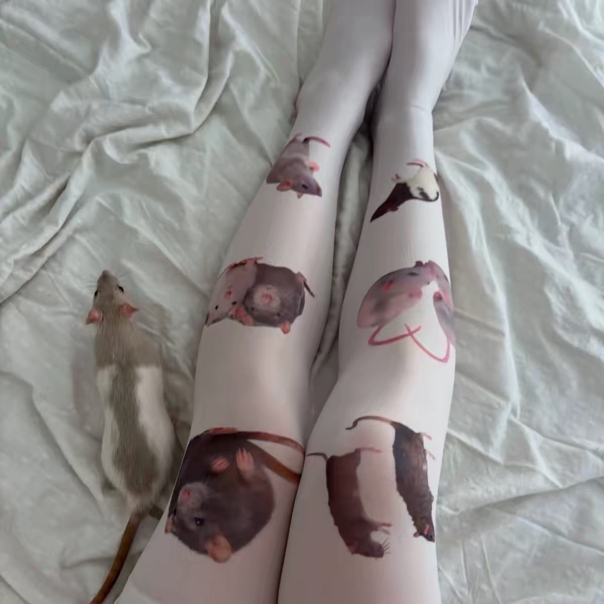 Rat print thigh-high stockings with rat
