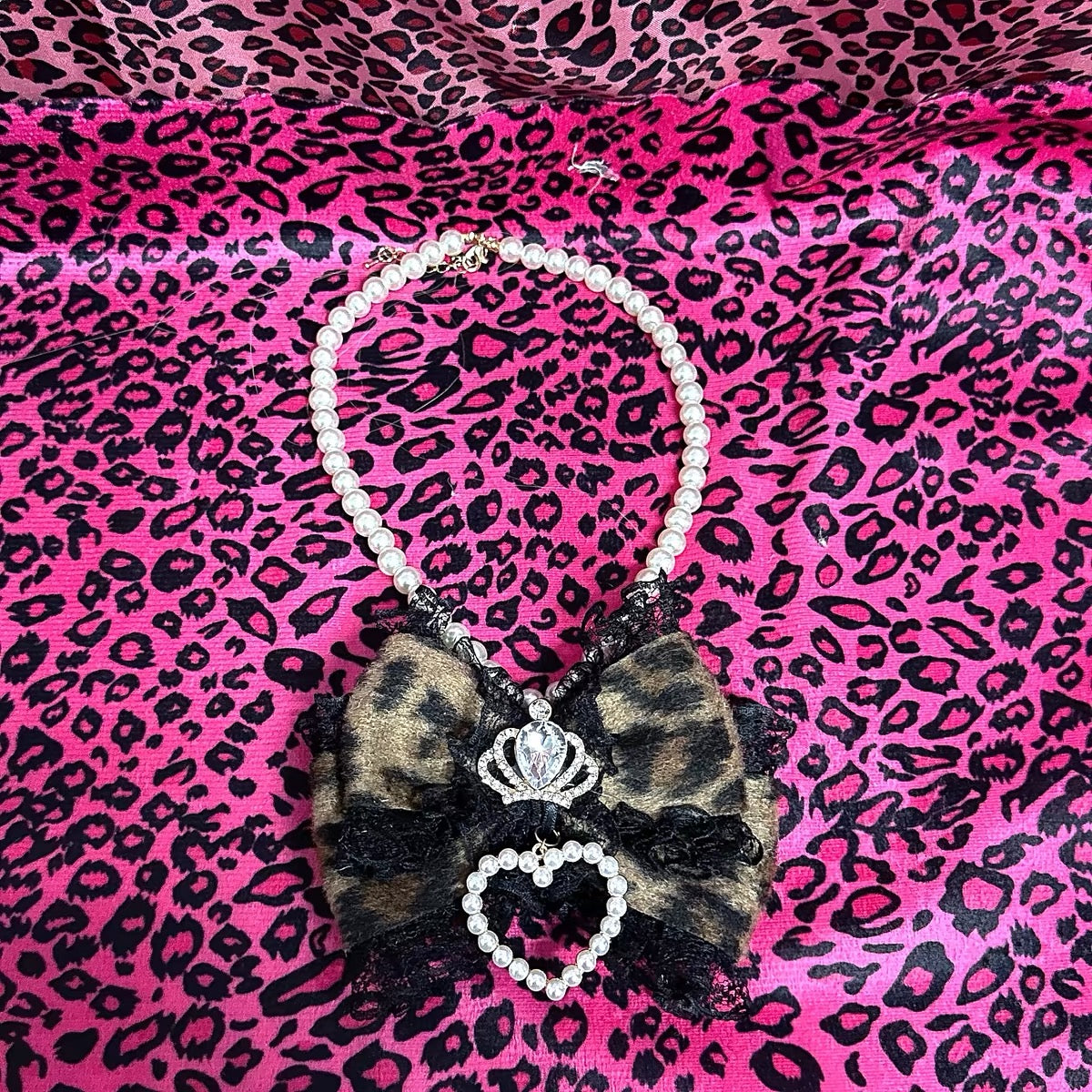 Brown leopard bow pearl necklace with lace, crown ornament and heart pendant